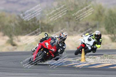 media/Oct-30-2025-Racers Edge (Thu) [[dabbdaf680]]/3-B Group/Session 5 (Turn 6)/